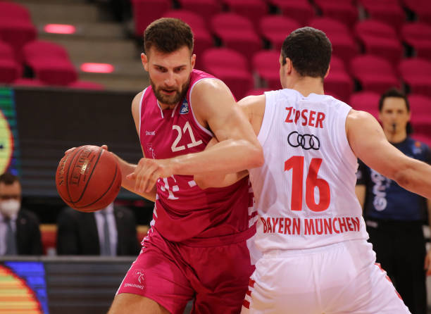 样表现亮眼 样表现亮眼