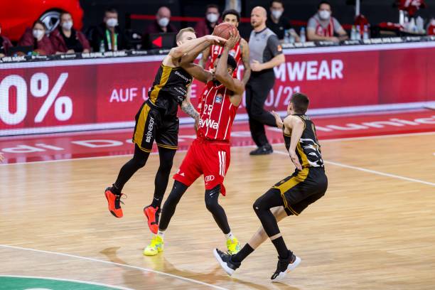 内线进攻不 内线进攻不