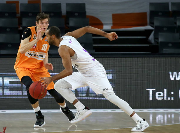 显然为自己 显然为自己